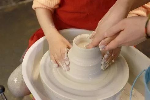 上海紳協(xié)軒逸純電感恩回饋 親子陶藝體驗課，創(chuàng)意作品免費帶回家